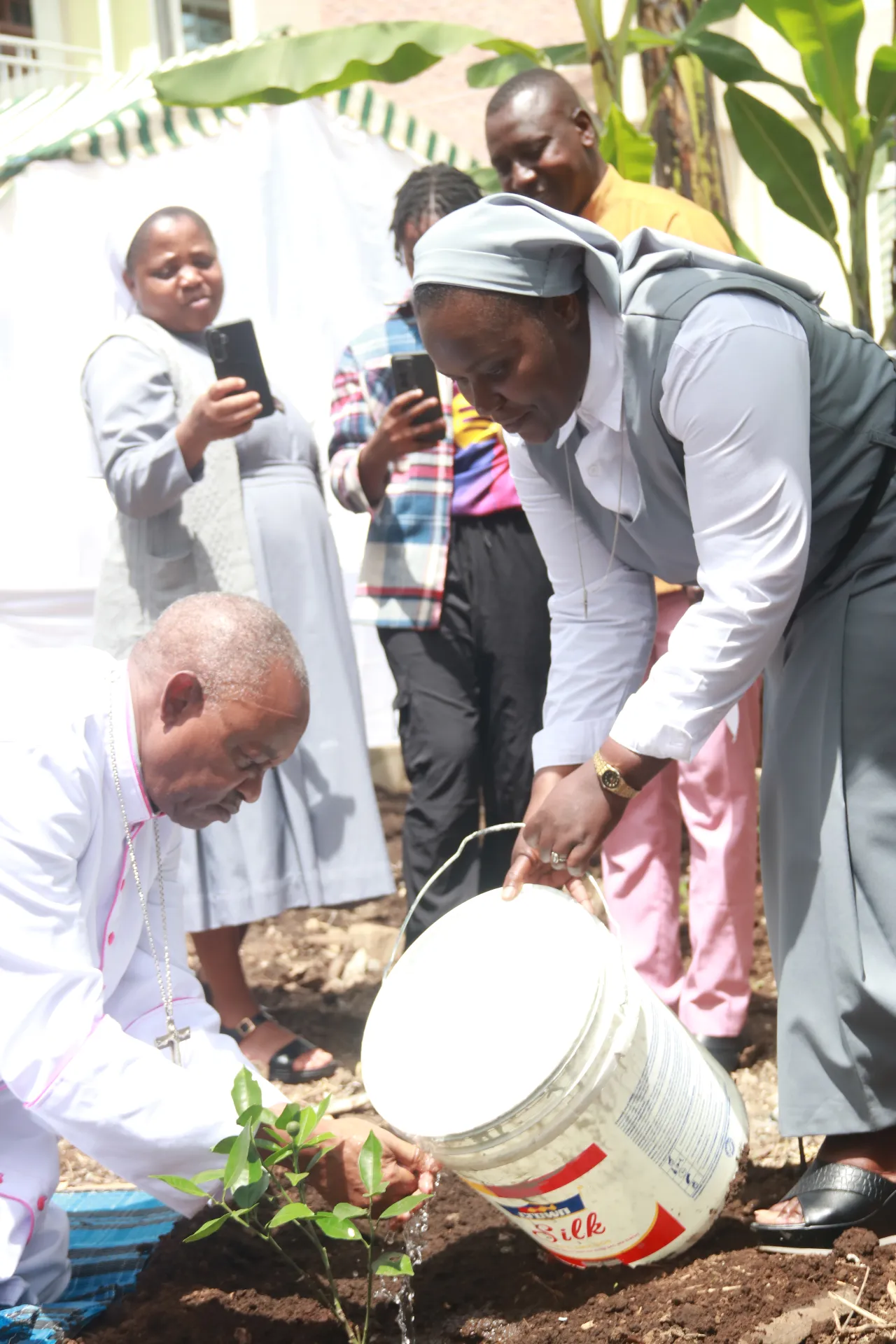 Serving God through Prayer, Community and Apostolic Mission