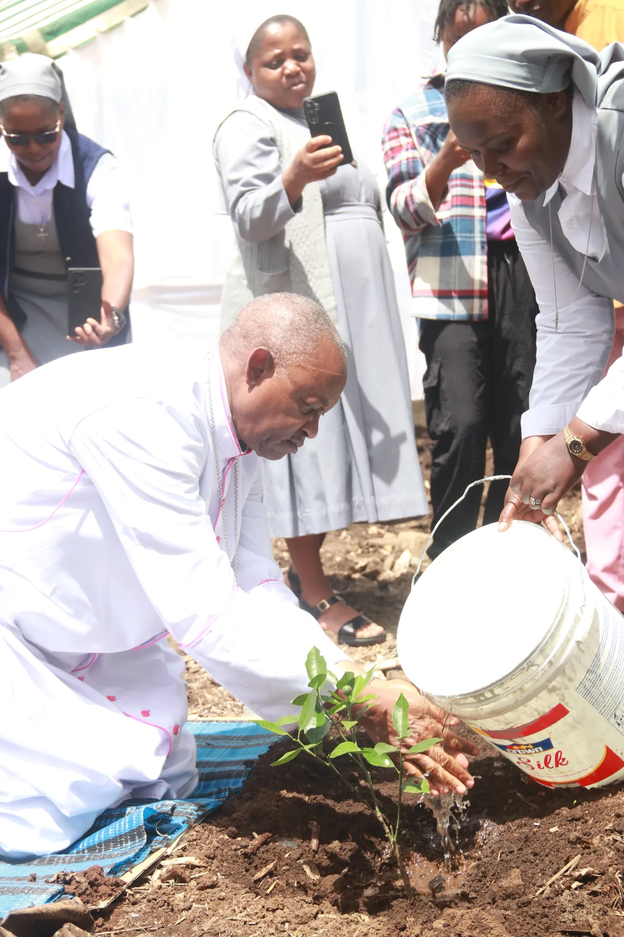 Serving God through Prayer, Community and Apostolic Mission
